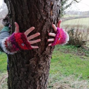 Red Starry Wrist Warmers Furry Pixie Forest Gloves Arm Warmers Fairy Fingerless Gloves Woodland Psy Elf Mori Cuff Mittens Crochet Faery Fae