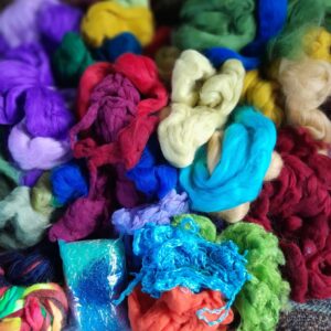 Over A Kilo Massive Fiber Rainbow Goodie Pack Wool Crafts Merino Roving Scandinavian Spinning Needle Felting Art Yarn Batt Dyed Wools Fibre